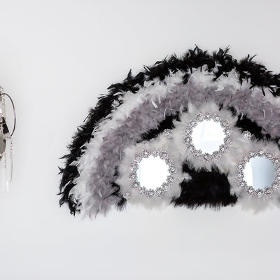 TRILOGIE DE PLUMES ET DE SATIN